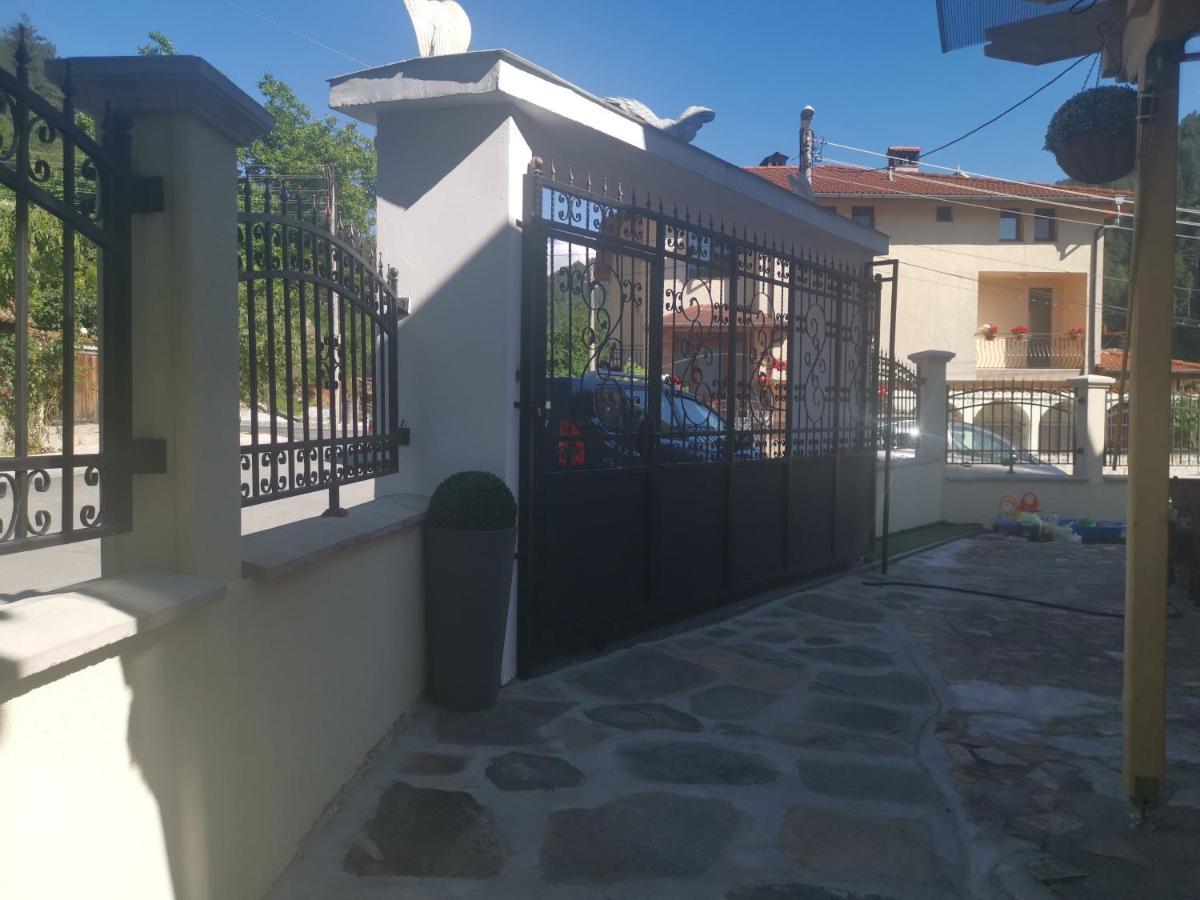 Къща Томови,Стаи За Гости Ντέβιν Εξωτερικό φωτογραφία
