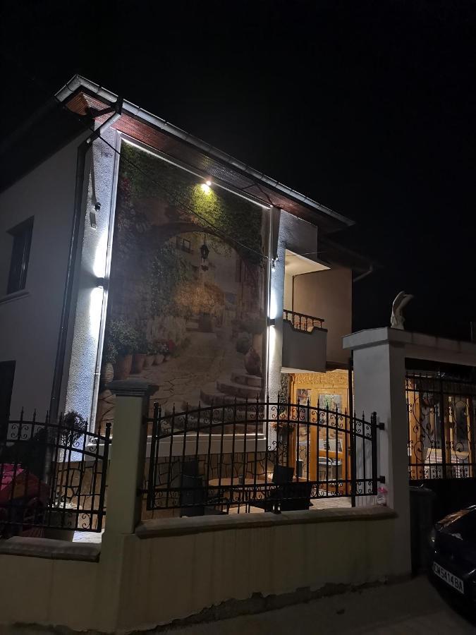 Къща Томови,Стаи За Гости Ντέβιν Εξωτερικό φωτογραφία